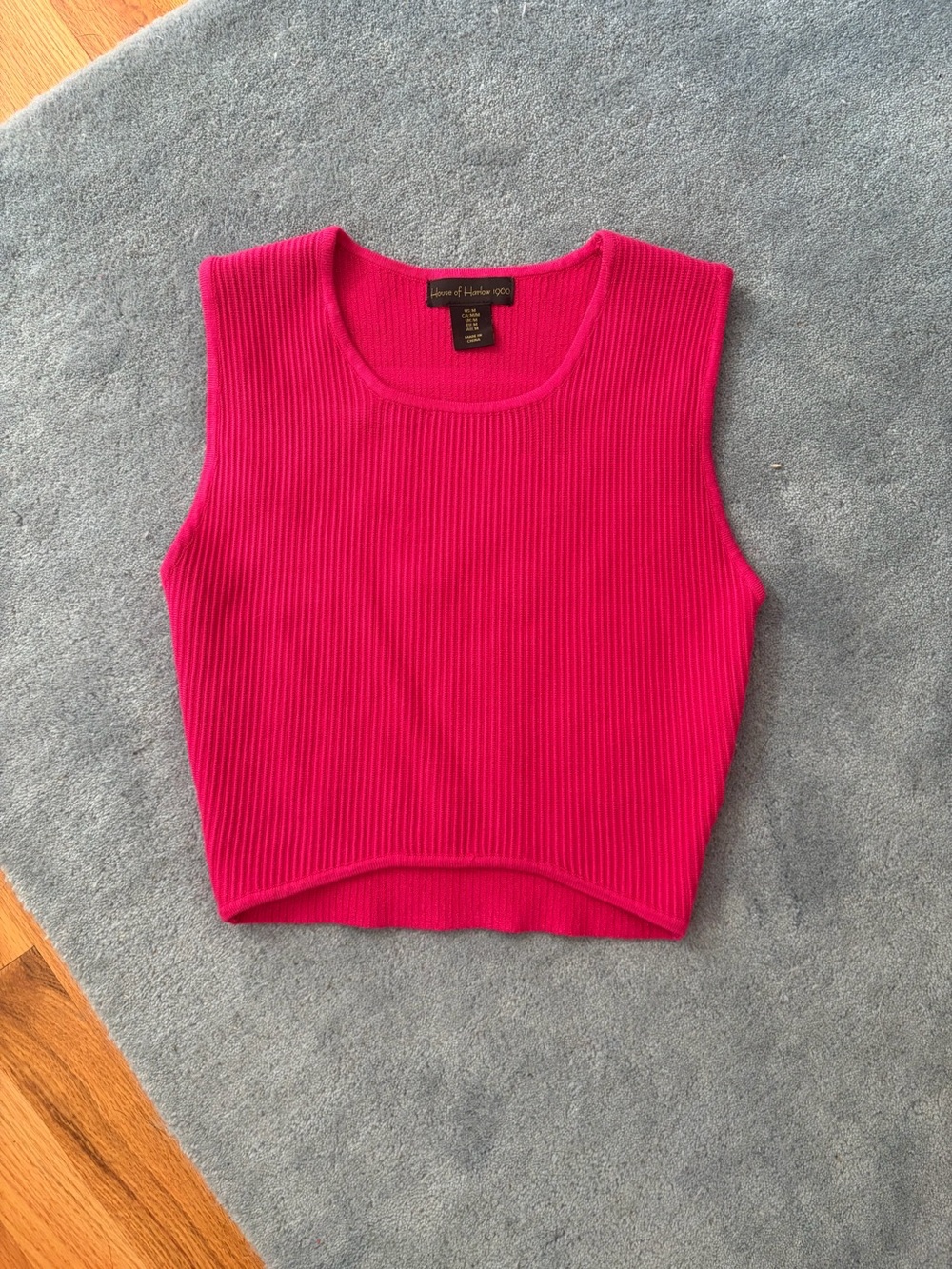 House of Harlow fuschia pink ribbed knit crop tank top, size M